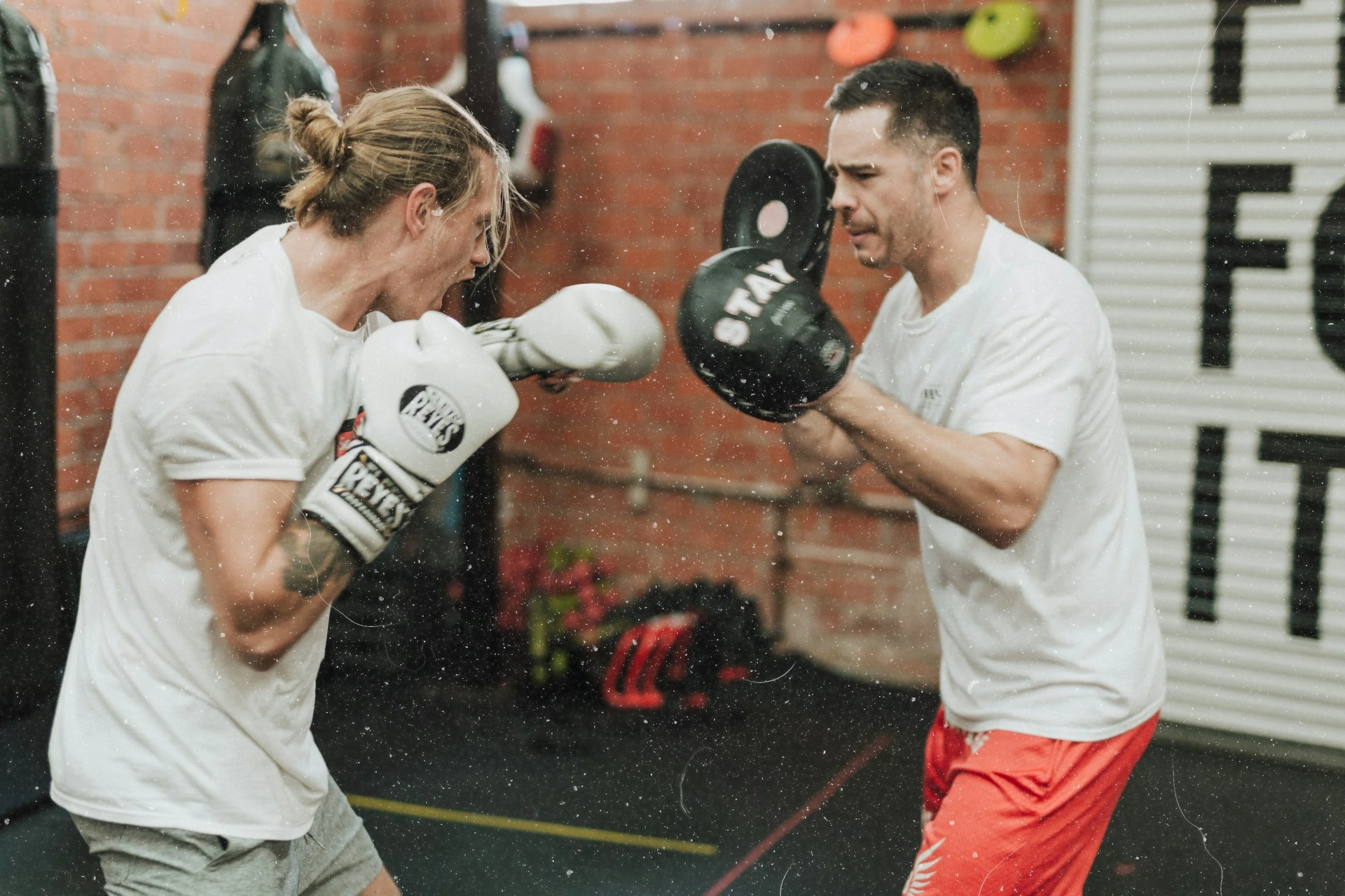 Lire la suite à propos de l’article Boxe : Un entraînement physique et mental puissant